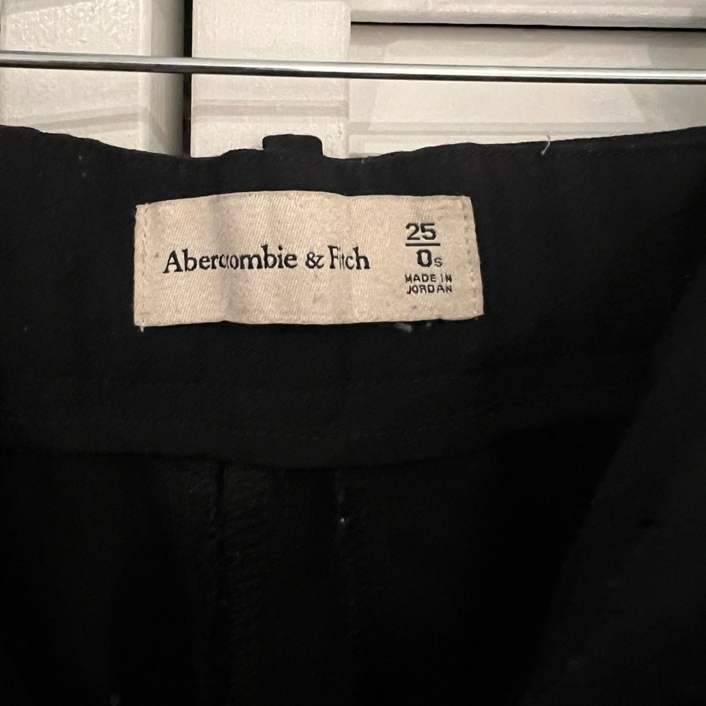 A&F HIGH WAIST WIDE LEG PANT